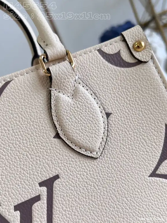 Aaa replica ru VUITTON PM LOUIS ONTHEGO 0625